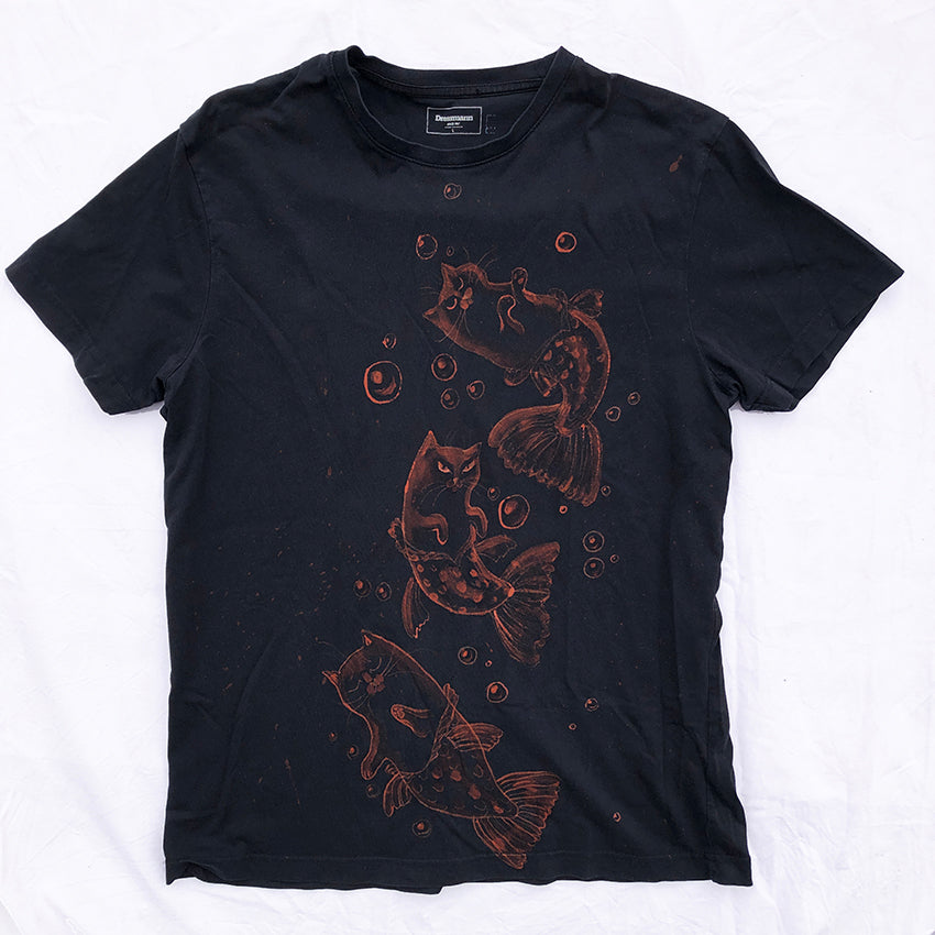‘Mercat Trio' one of a kind upcycled t-shirt (size: L)