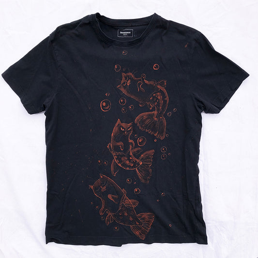 ‘Mercat Trio' one of a kind upcycled t-shirt (size: L)