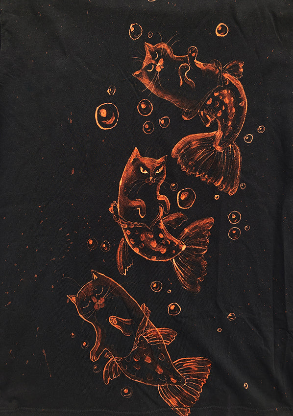 ‘Mercat Trio' one of a kind upcycled t-shirt (size: L)