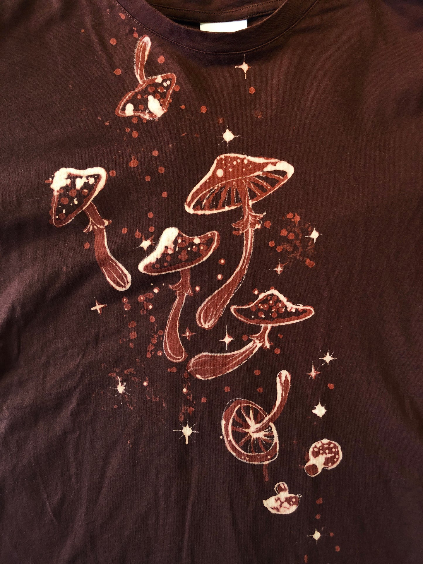 ’Tumbling Shrooms' one of a kind upcycled t-shirt (size: L)